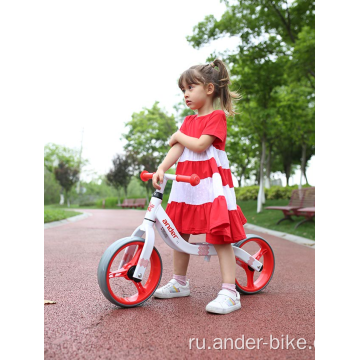детский велосипед без педалей для детской прогулки